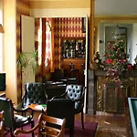 Отель Hotel Le Clos Du Montvinage Etreaupont