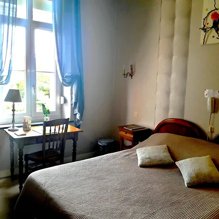 Le Clos Du Montvinage Hotel 3*