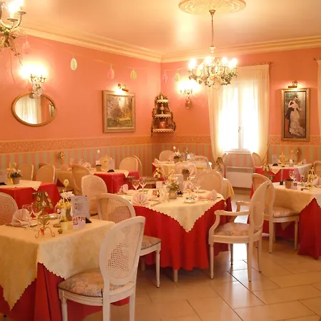 מלון Le Clos Du Montvinage 3*