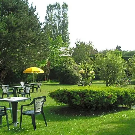 Hotel Le Clos Du Montvinage 3*