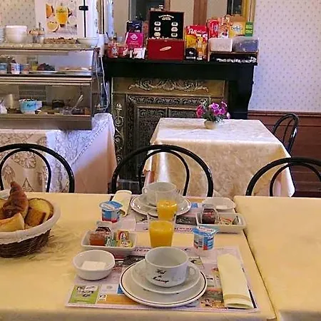 Hotel Le Clos Du Montvinage 3*