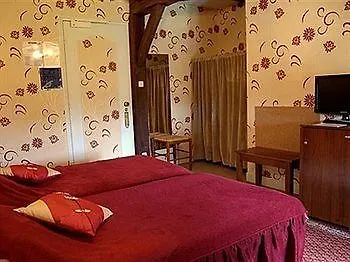 מלון Le Clos Du Montvinage 3*