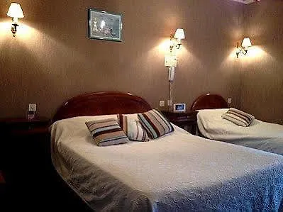 Le Clos Du Montvinage מלון 3*